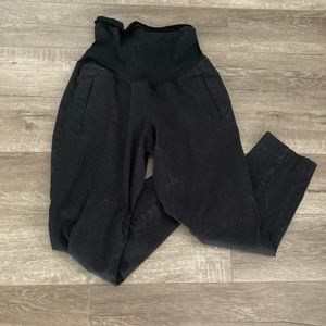 Black maternity pants.